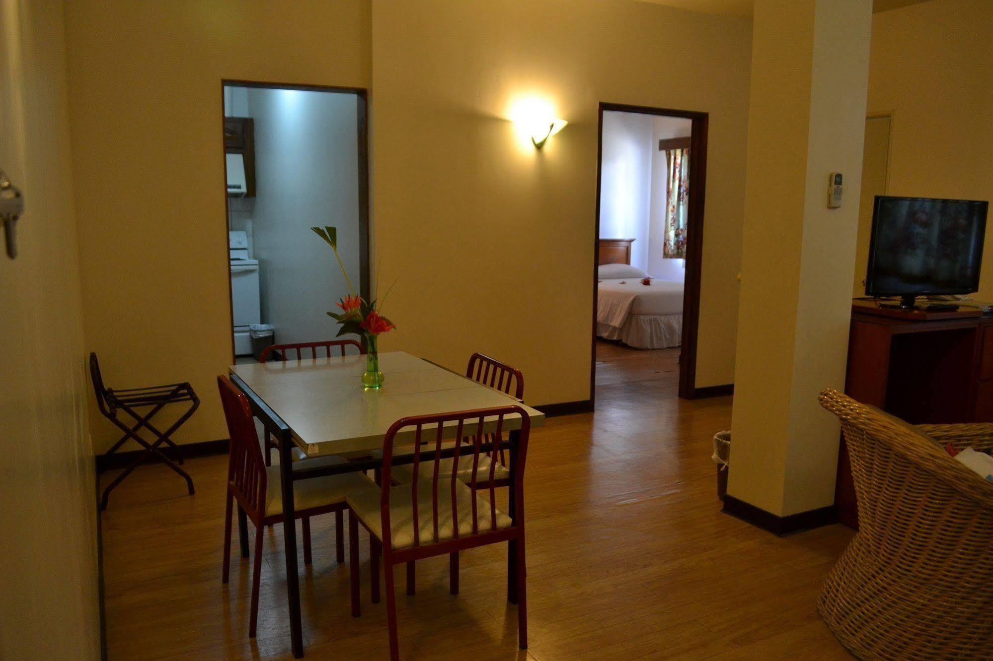 West Plaza Malakal Hotel Koror Kültér fotó