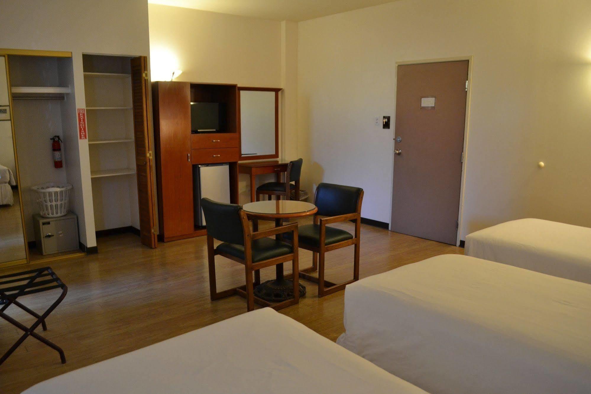 West Plaza Malakal Hotel Koror Kültér fotó